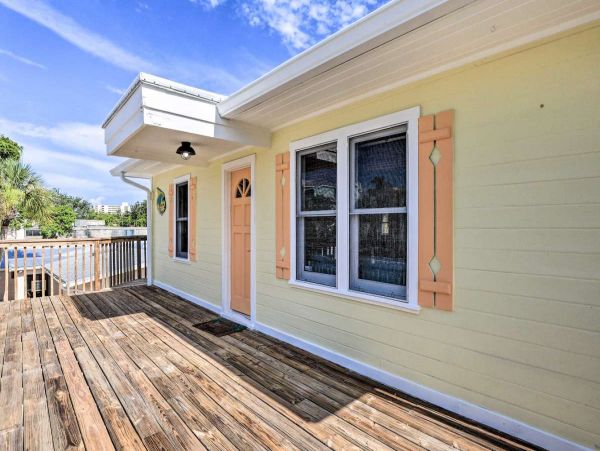 Siesta Key Vacation Home Two Bedroom Walk to Beach
