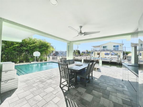 Marathon Vacation Pool Home Four Bedroom Canal Views