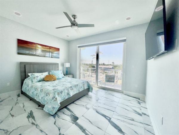 Marathon Vacation Pool Home Four Bedroom Canal Views