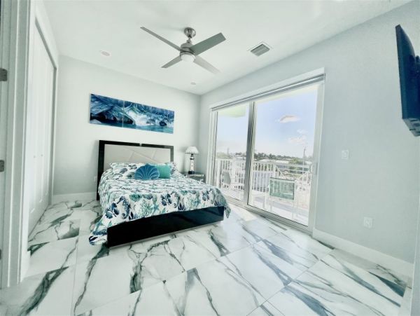 Marathon Vacation Pool Home Four Bedroom Canal Views
