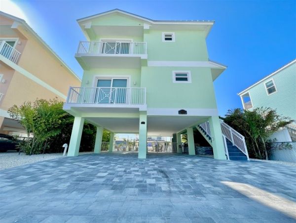 Marathon Vacation Pool Home Four Bedroom Canal Views