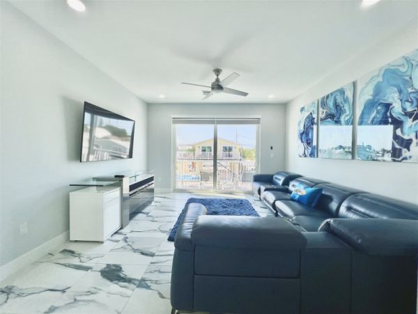 Marathon Vacation Pool Home Four Bedroom Canal Views