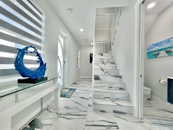 Marathon Vacation Pool Home Four Bedroom Canal Views
