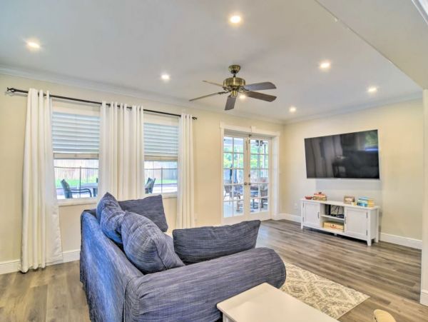 St. Petersburg Charming Vacation Home with Private Pool