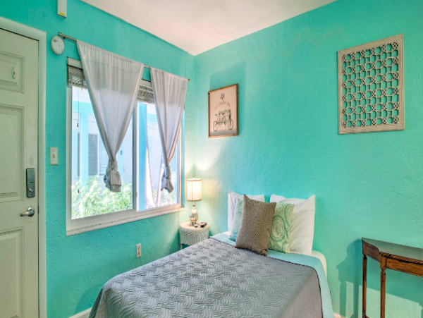 Studio in St. Petersburg with Direct Beach access
