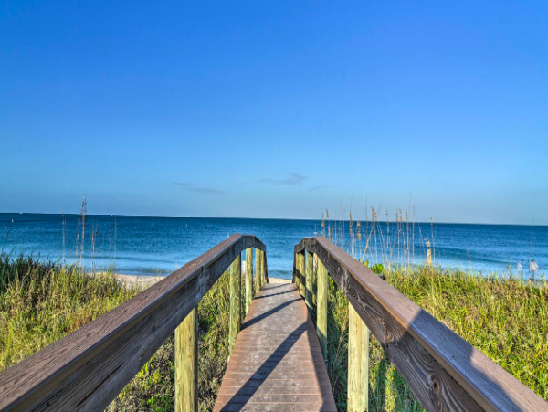 Studio in St. Petersburg with Direct Beach access