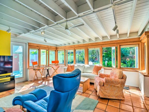 Beautiful St. Petersburg Vacation Pool Home Sleeps 6