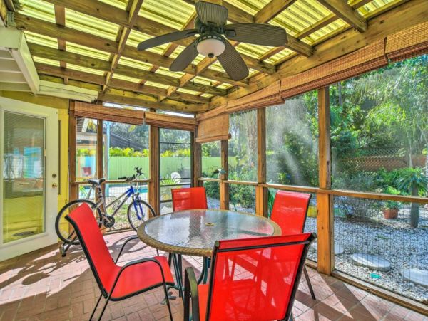 Beautiful St. Petersburg Vacation Pool Home Sleeps 6