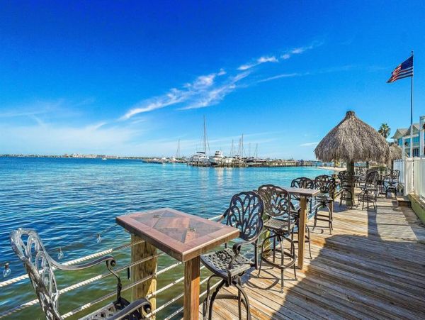St. Petersburg 2 Bedroom Resort Retreat with Water Views