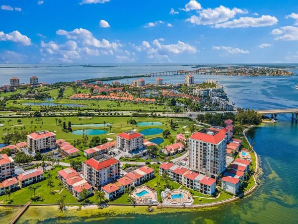 St. Petersburg 2 Bedroom Resort Retreat with Water Views