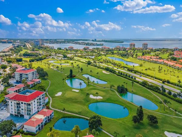 St. Petersburg 2 Bedroom Resort Retreat with Water Views