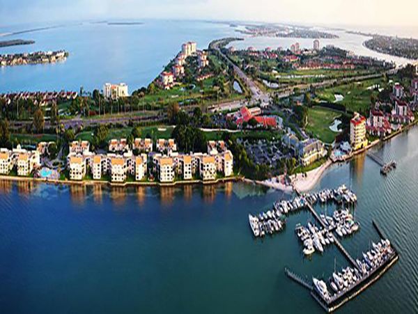 St. Petersburg 2 Bedroom Resort Retreat with Water Views