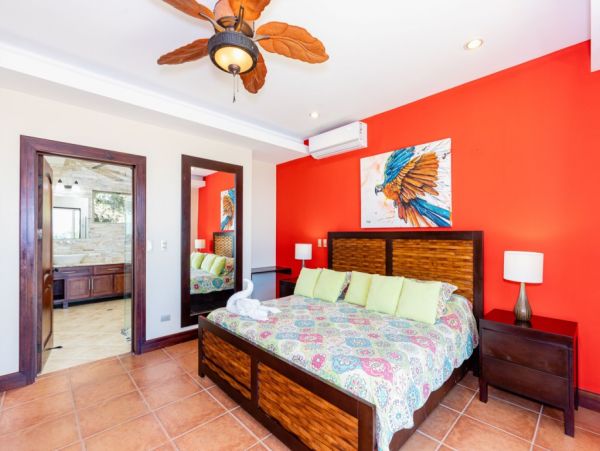 5 Bedroom Gorgeous Vacation Villa in Costa Rica with Views