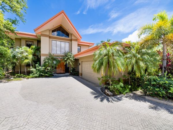 Six Bedroom Exceptional Custom-Designed Villa in Playa Hermosa