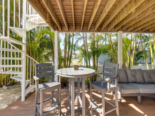 Luxury Coastal Retreat in Holmes Beach Sleeps 8
