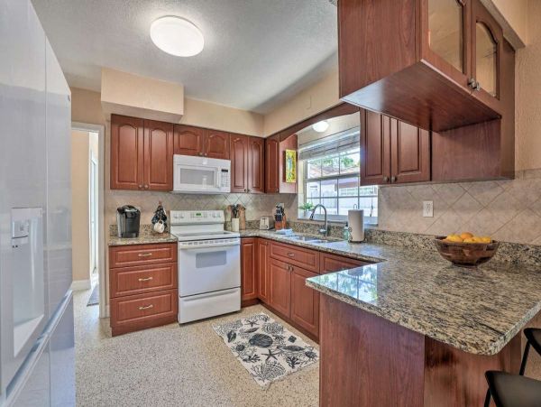 Tampa Vacation Home Five Bedroom