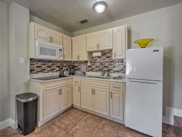 Tampa Vacation Home Five Bedroom