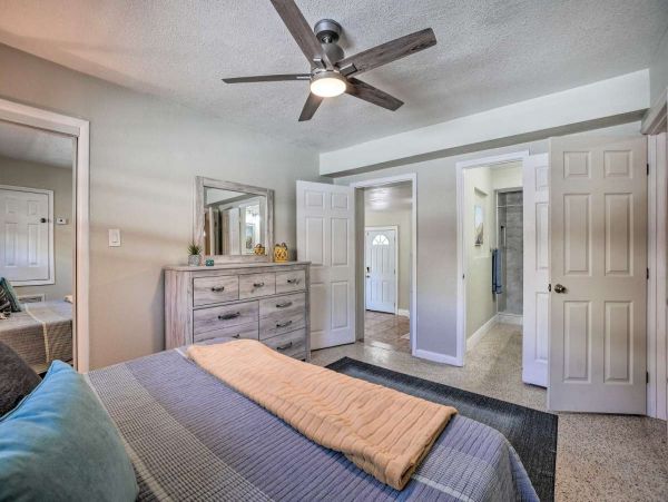 Tampa Vacation Home Five Bedroom