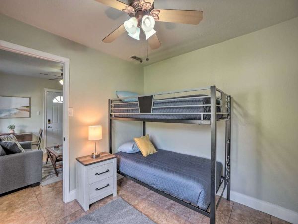 Tampa Vacation Home Five Bedroom