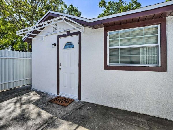 Tampa Vacation Home Five Bedroom
