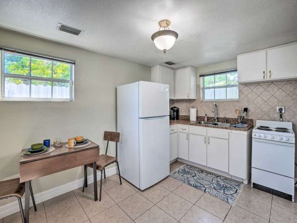 Tampa Vacation Home Five Bedroom