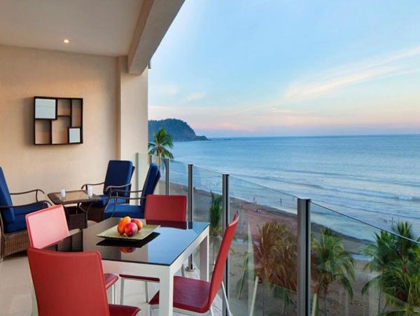 Modern 3 Bedroom Condo in Jaco
