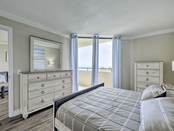 Hudson Vacation Condo Two Bedroom