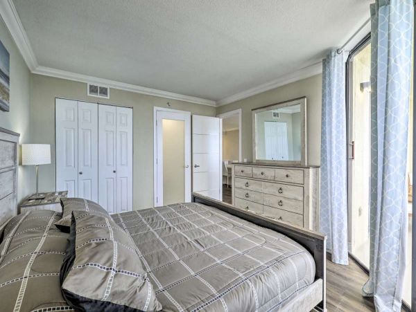 Hudson Vacation Condo Two Bedroom