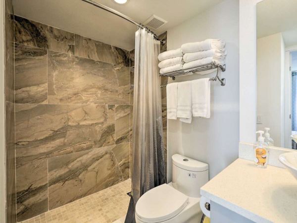 Hudson Vacation Condo Two Bedroom