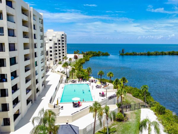 Hudson Vacation Condo Two Bedroom