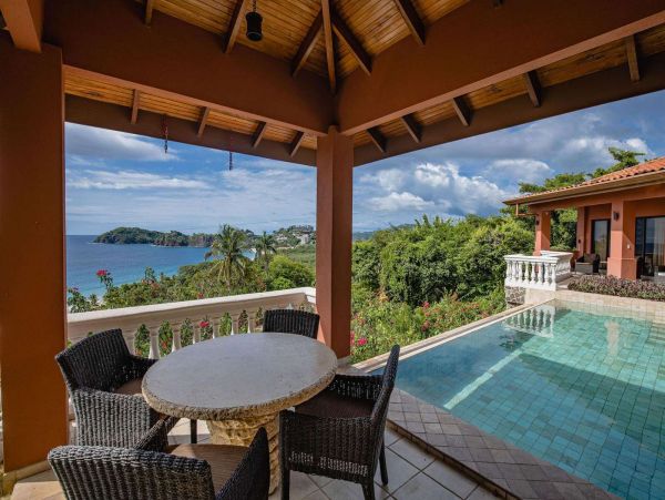 Ocean view 3 bedroom rental only 500 meter to Flamingo Beach