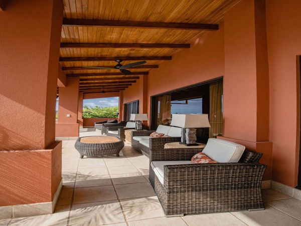 Ocean view 3 bedroom rental only 500 meter to Flamingo Beach
