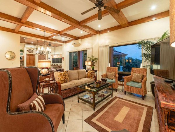 Ocean view 3 bedroom rental only 500 meter to Flamingo Beach