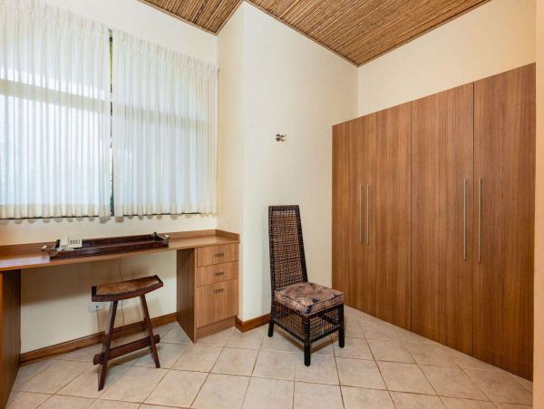 Ocean view 3 bedroom rental only 500 meter to Flamingo Beach
