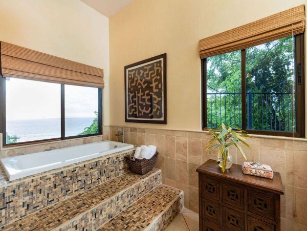 Ocean view 3 bedroom rental only 500 meter to Flamingo Beach