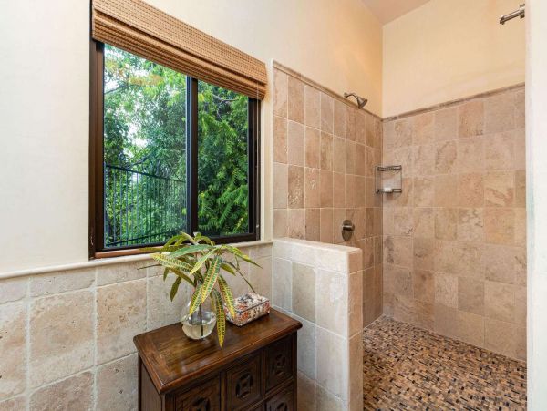 Ocean view 3 bedroom rental only 500 meter to Flamingo Beach