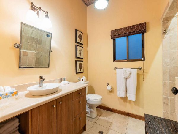 Ocean view 3 bedroom rental only 500 meter to Flamingo Beach