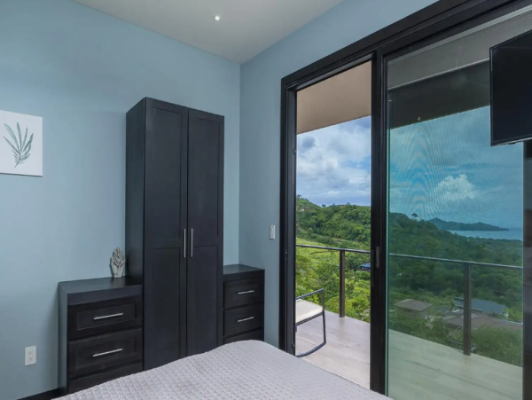 Luxury Ocean View 6 Bedroom Vacation Rental