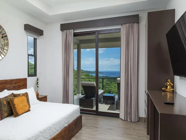 Luxury Ocean View 6 Bedroom Vacation Rental