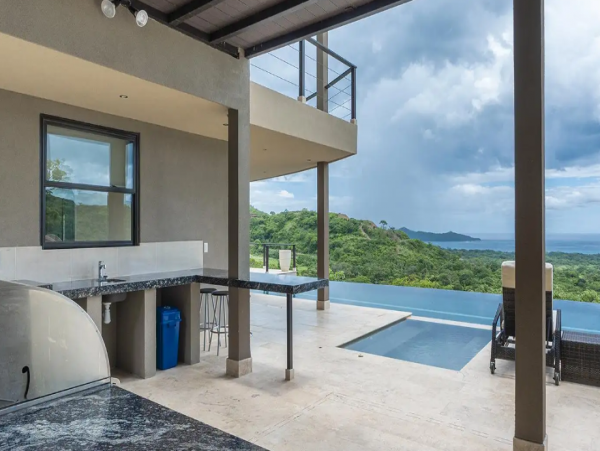 Luxury Ocean View 6 Bedroom Vacation Rental