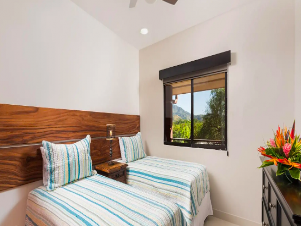 Three Bedroom , three bathroom Ocean front Condo in Flamingo Beach