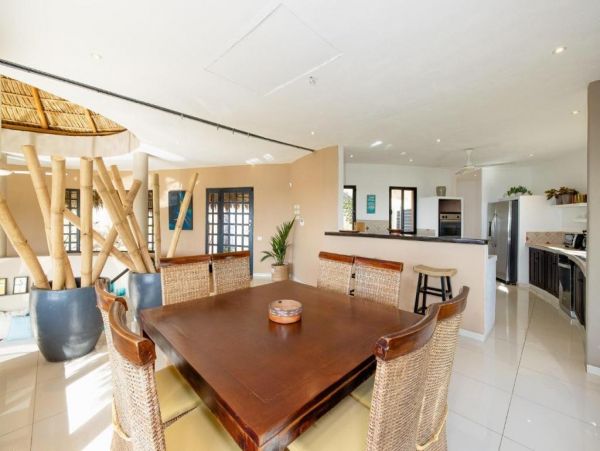 Playa Flamingo Home 1034497