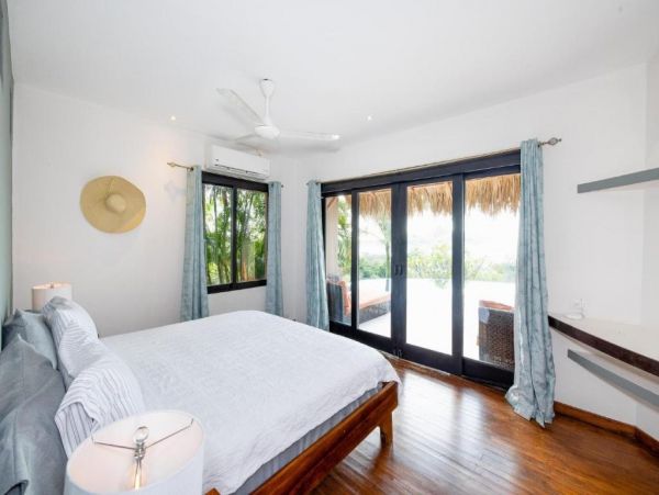 Playa Flamingo Home 1034497