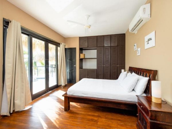 Playa Flamingo Home 1034497