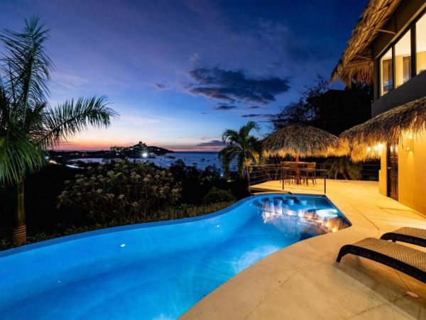 Playa Flamingo Home 1034497