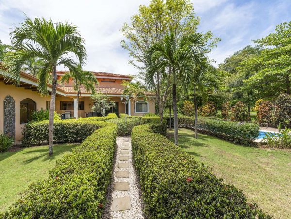 Brasilito Vacation Home + Loft Guest House