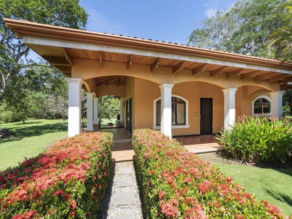 Brasilito Vacation Home + Loft Guest House