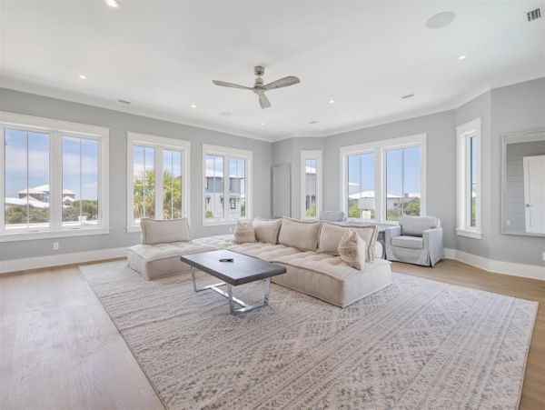 Elegant 8 Bedroom Estate Short Walk to Beach Sleeps 24