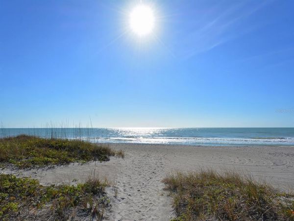 Beaufitul Two Bedroom Condo in Longboat Key