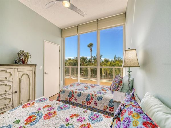 Beaufitul Two Bedroom Condo in Longboat Key